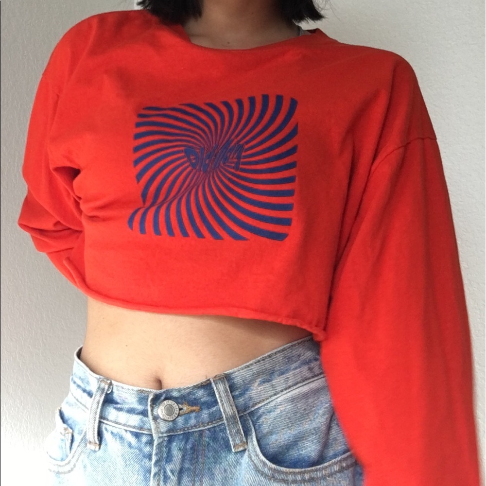 Vintage cropped long sleeve t-shirt 90s swirl